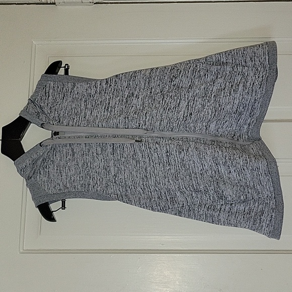 L Active Life sleveless hoodie - Picture 1 of 3